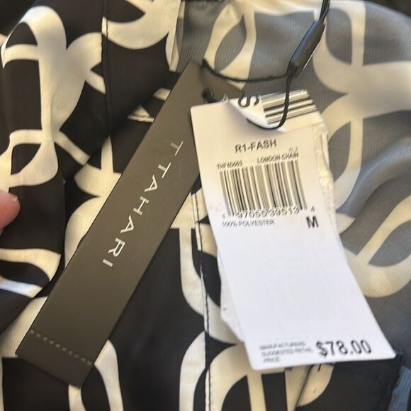 T Tahari Black and White Geometric Long sleeve blouse Size M New - Picture 10 of 11